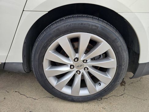 Used 2013 Lincoln MKS FWD image 18