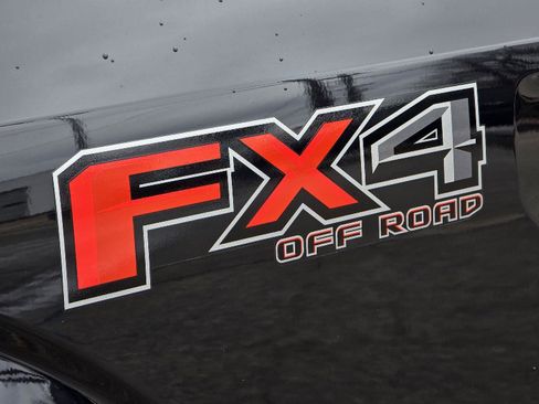 Used 2018 Ford F150 Platinum w/ Equipment Group 701A Luxury image 64