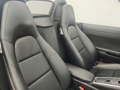 Used 2018 Porsche 718 Boxster S RWD image 22