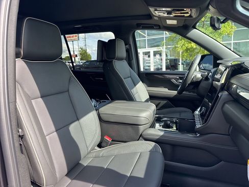 New 2026 GMC Yukon XL Elevation w/ Elevation Premium Package AWD/4WD image 21