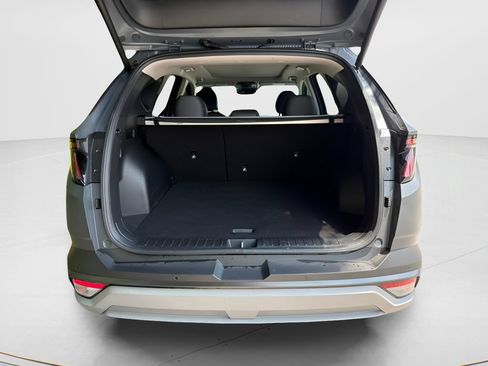 Used 2025 Hyundai Tucson Limited FWD image 22