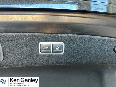 Used 2024 Genesis G90 3.5T AWD/4WD image 30