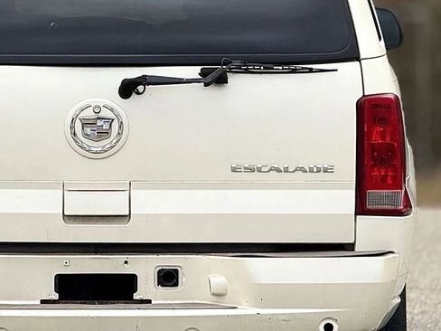 Used 2004 Cadillac Escalade 2WD image 15