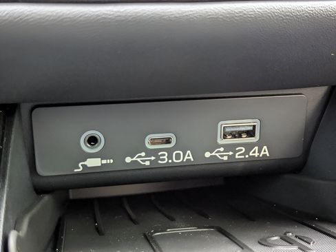 Used 2025 Subaru Outback Premium AWD/4WD image 20