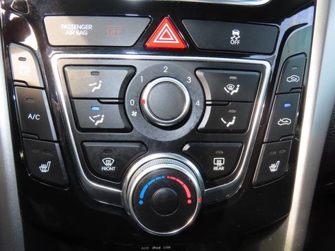 Used 2013 Hyundai Elantra GT w/ Touch & Go Pkg image 49