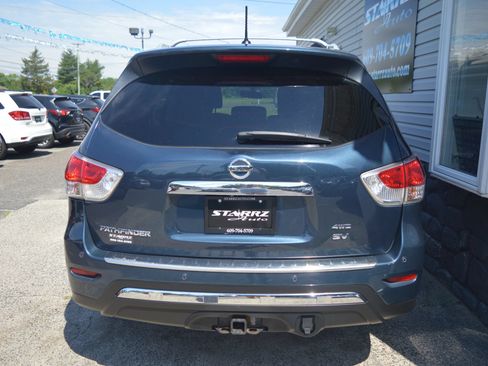 Used 2015 Nissan Pathfinder SV w/ Trailer Tow Package AWD/4WD image 4