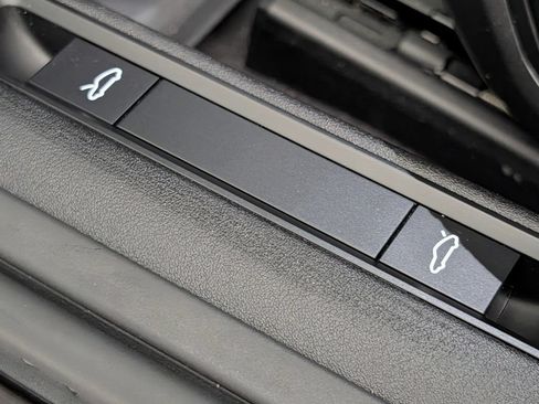 Certified 2023 Porsche 911 Carrera GTS RWD image 25