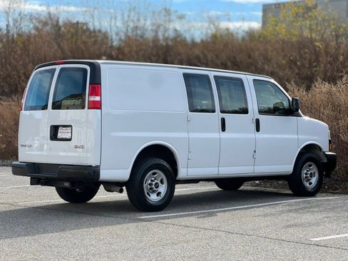 Used 2023 GMC Savana 2500 w/ Driver Convenience Package image 8