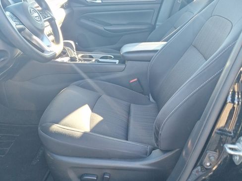 Used 2024 Nissan Altima 2.5 SV image 8