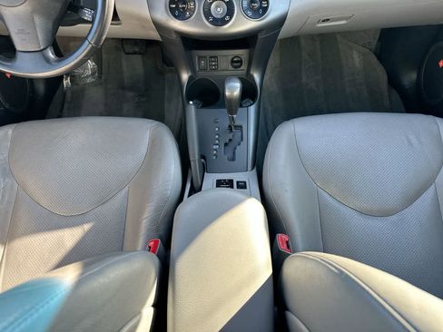 Used 2011 Toyota RAV4 Limited image 31