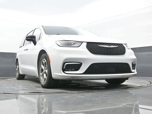 Used 2024 Chrysler Pacifica Limited w/ Trailer Tow Group image 60