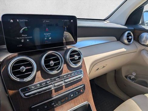 Used 2020 Mercedes-Benz GLC 300 4MATIC image 12