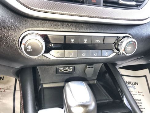 Used 2024 Nissan Altima 2.5 SR image 18