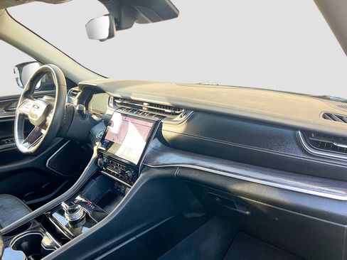 Used 2022 Jeep Grand Cherokee L Limited w/ Luxury Tech Group II image 28