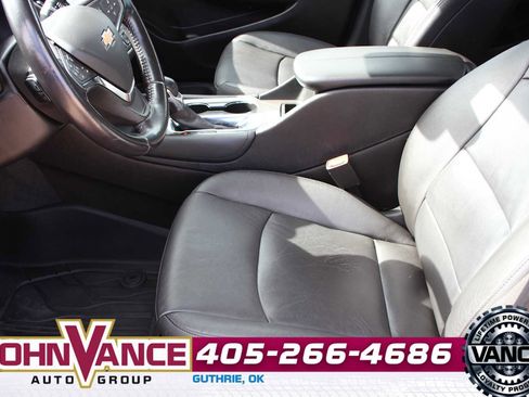 Used 2021 Chevrolet Malibu LT w/ Leather Package image 22