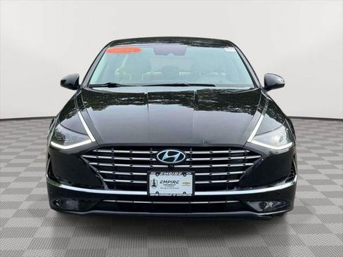 Used 2022 Hyundai Sonata Limited w/ Cargo Package FWD image 2