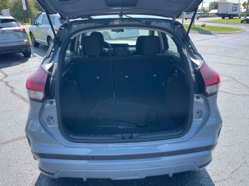 Used 2023 Nissan Kicks SV FWD image 7