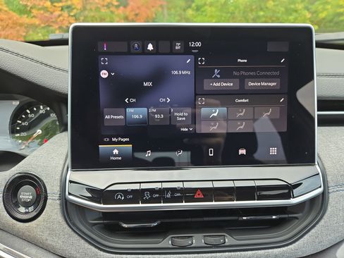 Used 2024 Jeep Compass Latitude image 17