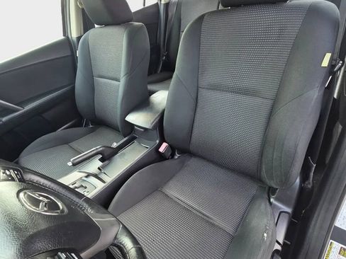 Used 2013 MAZDA MAZDA3 i Touring FWD image 10