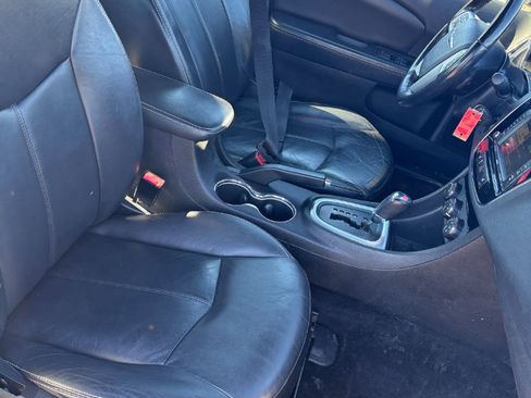 Used 2011 Chrysler 200 Limited image 25