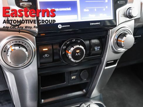 Used 2024 Toyota 4Runner SR5 AWD/4WD image 19