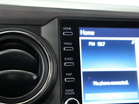 Used 2022 Toyota Tacoma TRD Sport w/ Technology Package image 22