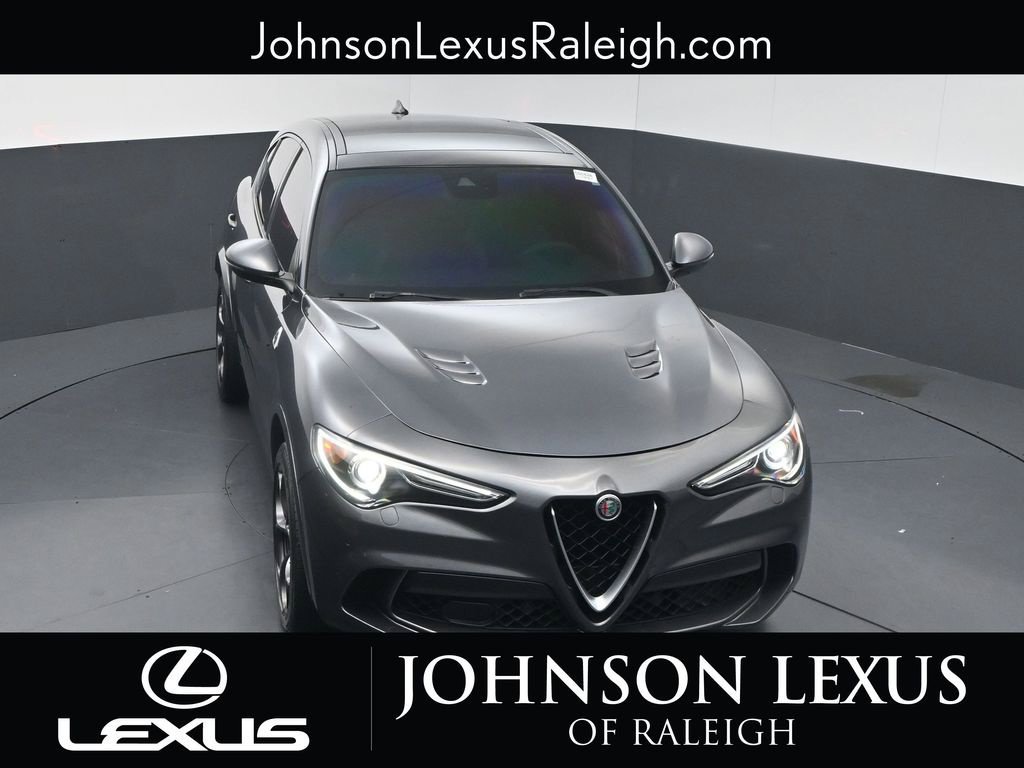 Used 2018 Alfa Romeo Stelvio Quadrifoglio w/ Driver Assist Dynamic Package AWD/4WD image 25