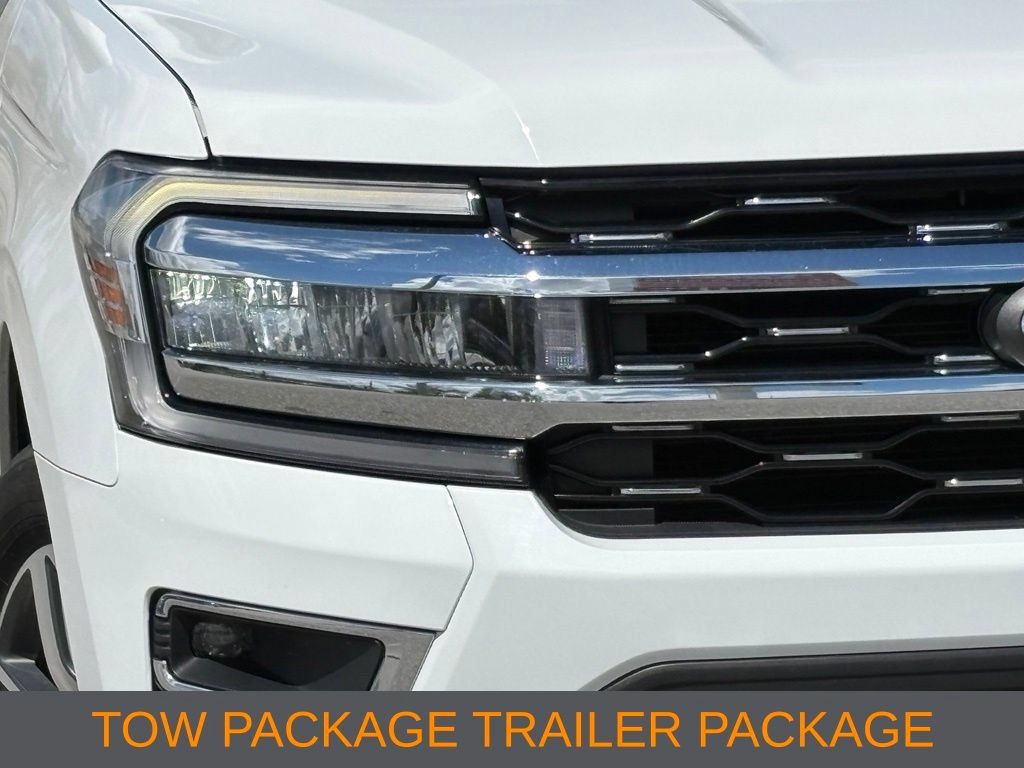 Used 2024 Ford Expedition Limited AWD/4WD image 6