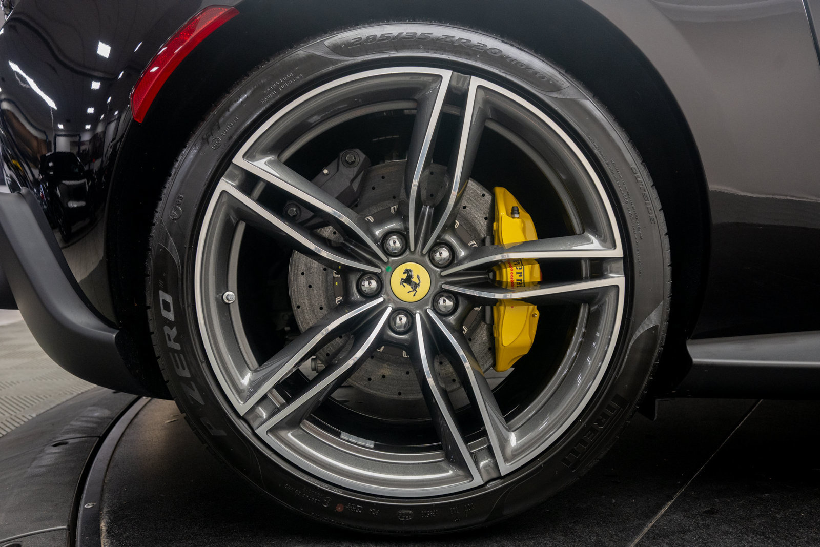 Used 2026 Ferrari Roma Spider RWD image 41