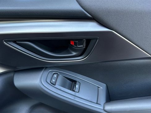 Certified 2025 Subaru Impreza 2.0i image 18