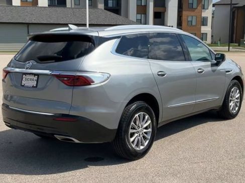 Used 2024 Buick Enclave Premium AWD/4WD image 8