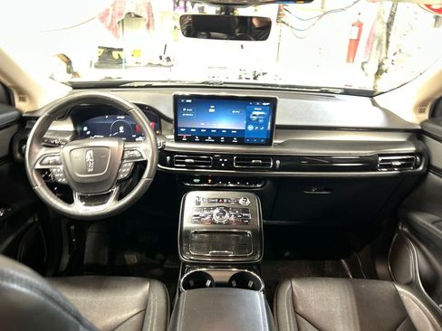 Used 2021 Lincoln Nautilus AWD image 17