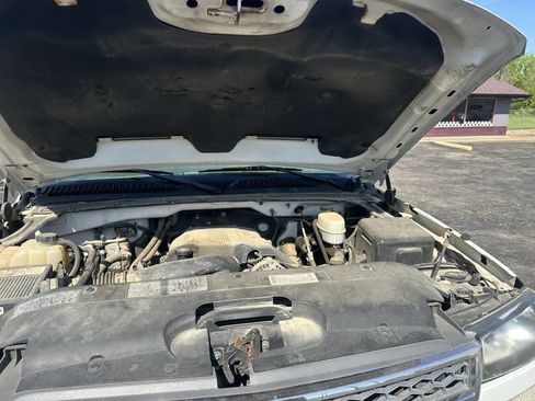 Used 2005 Chevrolet Silverado 3500 2WD Regular Cab image 9