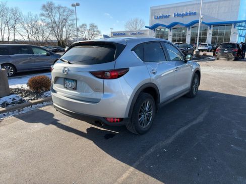 Used 2017 MAZDA CX-5 Touring w/ Preferred Equipment Package image 4