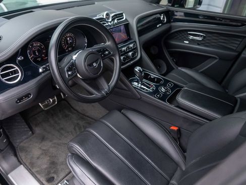 Used 2024 Bentley Bentayga AWD/4WD image 24