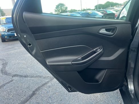 Used 2017 Ford Focus SE image 21