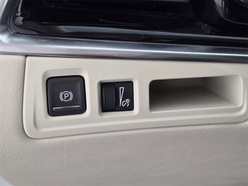 Used 2024 Cadillac XT6 Premium Luxury w/ LPO, Floor Liner Package image 30