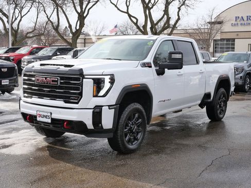 Used 2025 GMC Sierra 2500 AT4 image 4