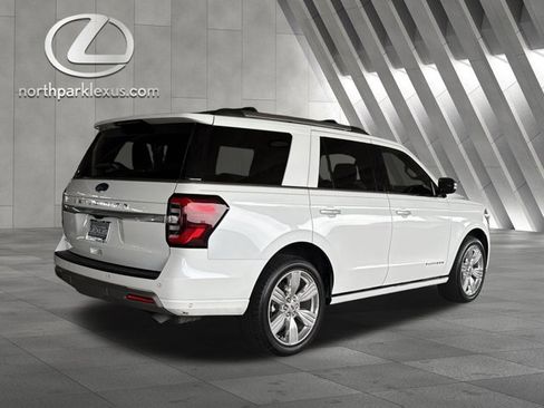 Used 2024 Ford Expedition Platinum image 6