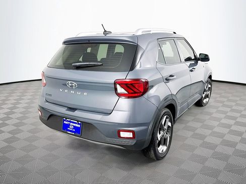 Used 2024 Hyundai Venue SEL image 5