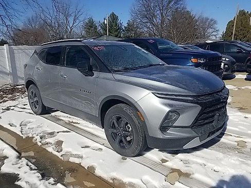 Certified 2023 Chevrolet Blazer LT w/ Midnight/Sport Edition image 3