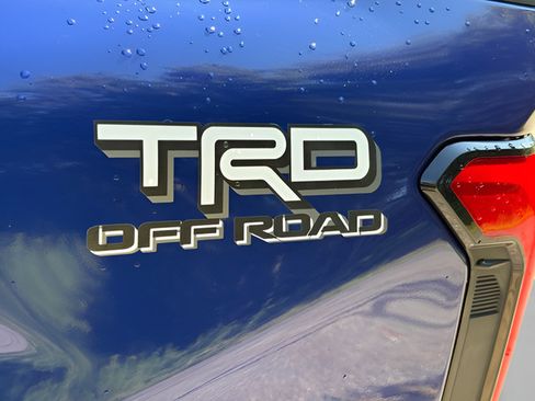 Used 2024 Toyota Tacoma TRD Off-Road AWD/4WD image 20