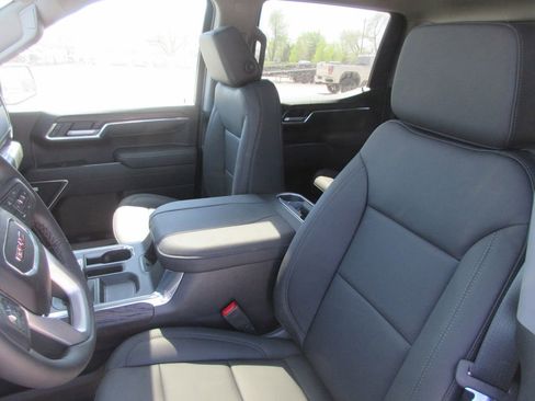 New 2026 GMC Sierra 1500 SLT w/ SLT Convenience Package image 12