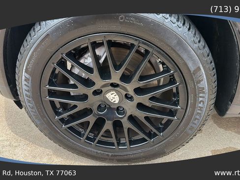 Used 2018 Porsche Cayenne AWD/4WD image 14