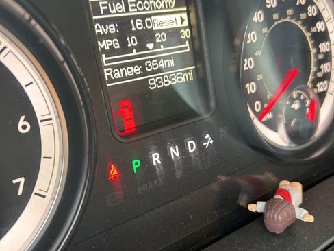 Used 2017 RAM 1500 Express AWD/4WD image 5