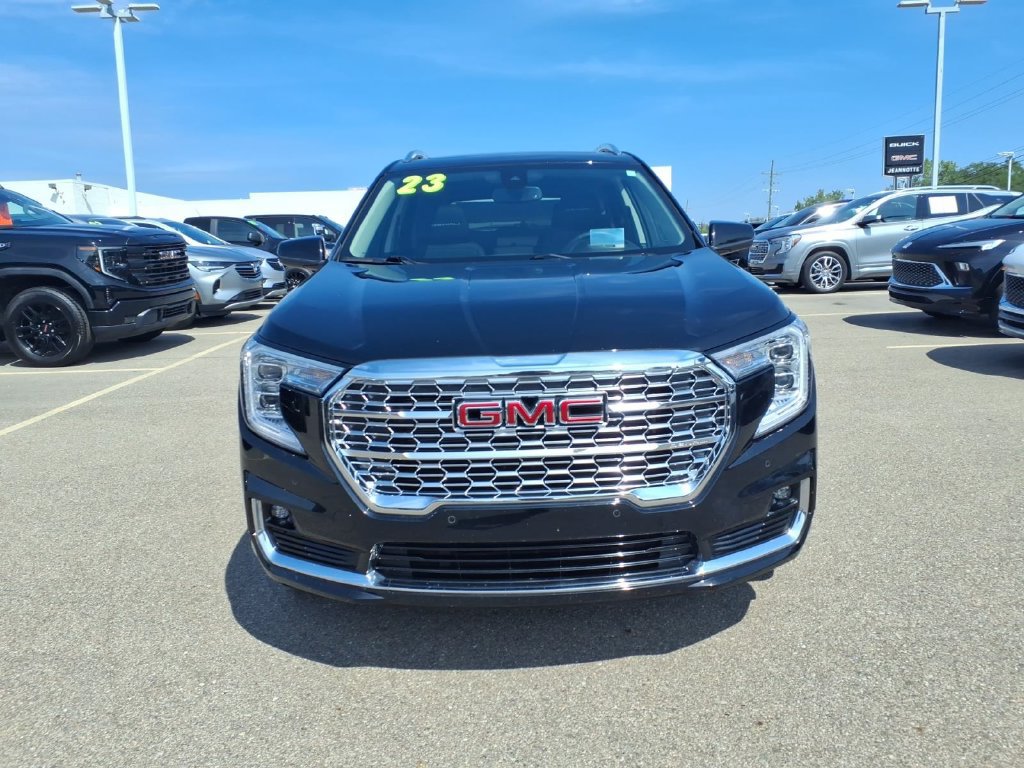Used 2023 GMC Terrain Denali AWD/4WD image 2