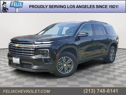 Used 2025 Chevrolet Traverse LT