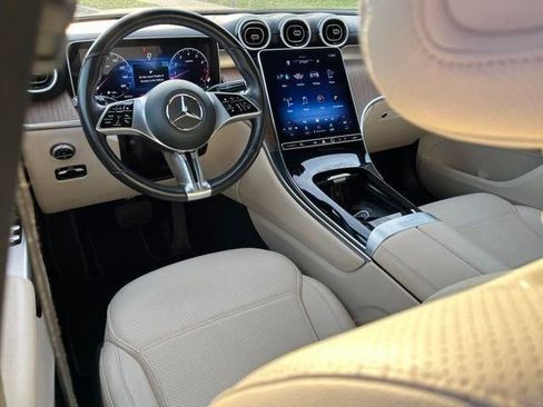 Used 2024 Mercedes-Benz GLC 300 image 27