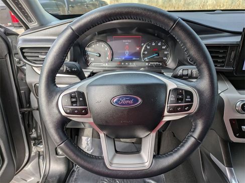 Used 2023 Ford Explorer XLT w/ Equipment Group 202A image 17