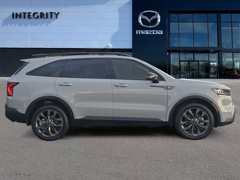 Used 2023 Kia Sorento X-Line EX image 3